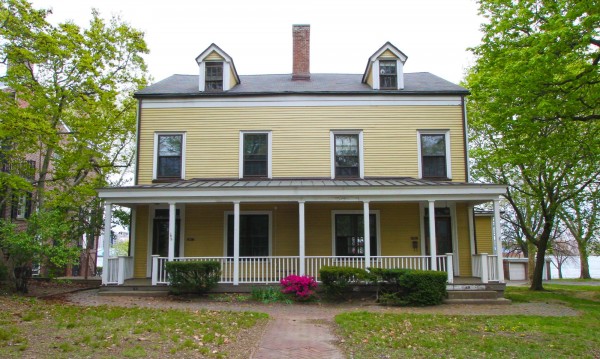 GOVERNOR'S ISLAND house